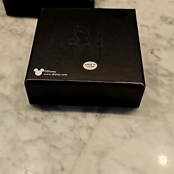 NWOT WOMEN'S DISNEY X BAUBLEBAR MINNIE MOUSE KISS MULTICOLOR STUD EARRINGS - Picture 11 of 11